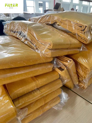 Il filtro dalla vetroresina del poliestere i pp Nomex il PPS PTFE P84 collega 350gsm con un manicotto ~ 850gsm