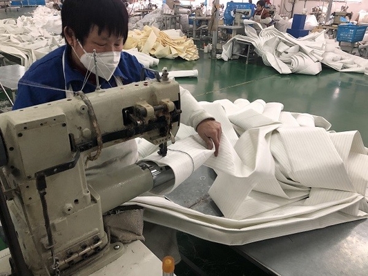 Sacchetto filtro del poliestere dei sacchetti filtro del collettore di polveri di industria della lavorazione dell'alluminio/OEM