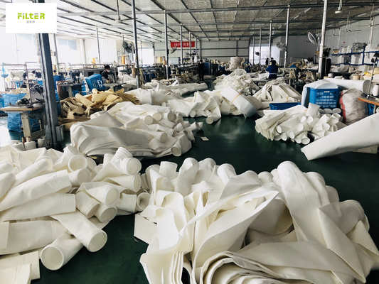 Membrana antistatica del sacchetto filtro del poliestere 550GSM PTFE per il collettore di polveri